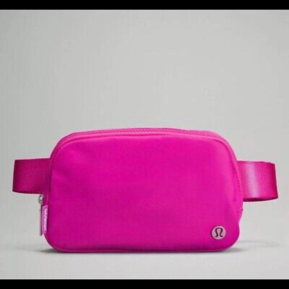 Lululemon Belt Bag pink
